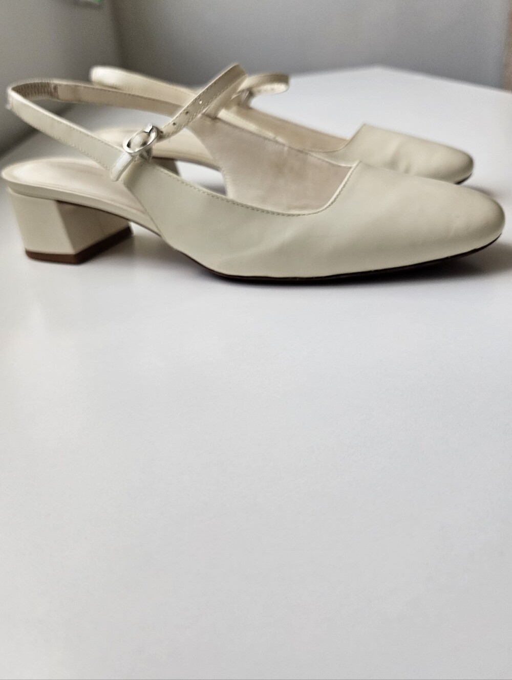 Reformation Maddox Cream Patent Leather Slingback Low Block Heel Round Toe Shoes - Picture 9 of 16